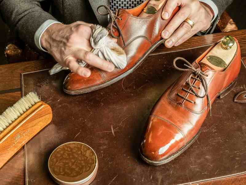 روش های واکس زدن کفش چرم